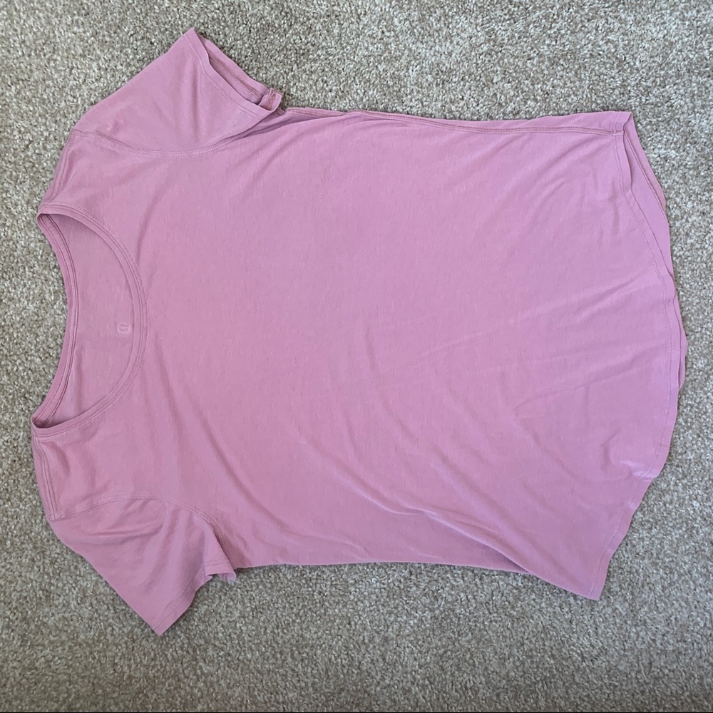 Lululemon pink top